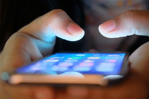 how to turn my phone black and white