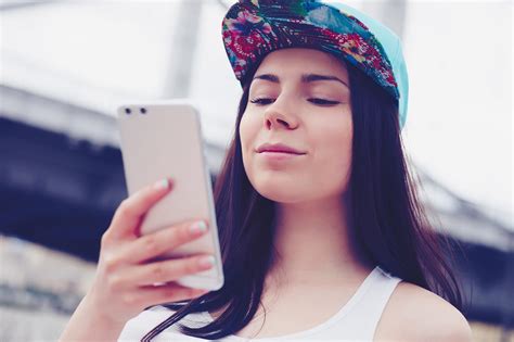 Teens Buying Drugs Online? | Banyan Treatment Center