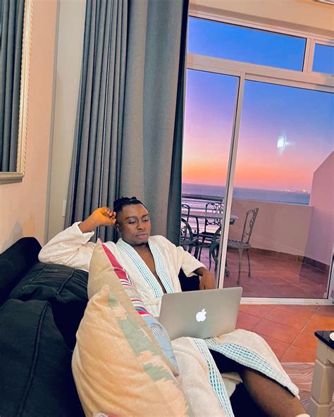 Bruce BreeZy Official