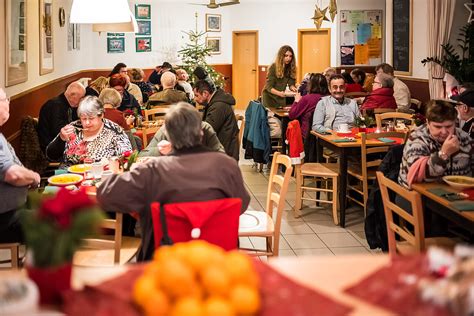 Festliche Stimmung und 50 Gäste im Café Grenzenlos