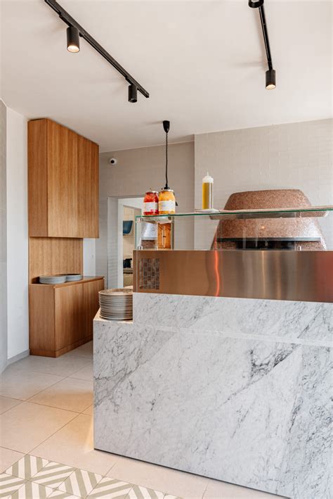 Inserti decor per differenziare gli ambienti in un ristorante di