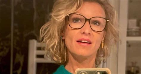 Alexandra Lamy s’improvise pin-up en 2023, son look aguicheur fait ...