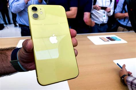 Apple iPhone 11 specs, faq, comparisons