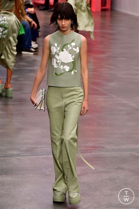 Fendi Spring/Summer 2023 | Moda, Ropa, Mujeres