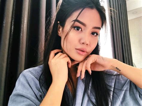 Айжан Асемова | Hairstyle, Beauty, Girl