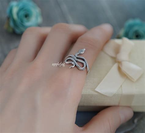 Серебряное кольцо Змея купить