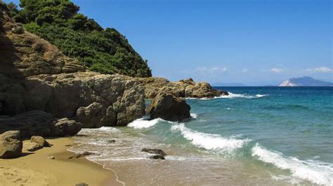 top   nude beaches   world  clothing  optional