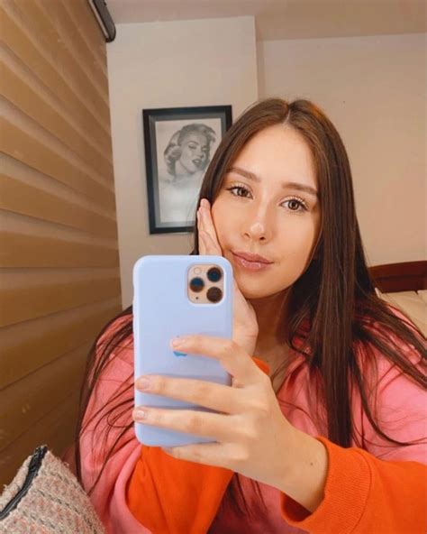 Valeria. on Instagram: “Cuando te vi 👀 ️ Cual les gusta más? 🥰 ...