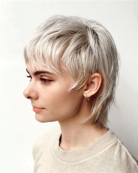 50 Short Straight Hair With Bangs Trends To Try ASAP