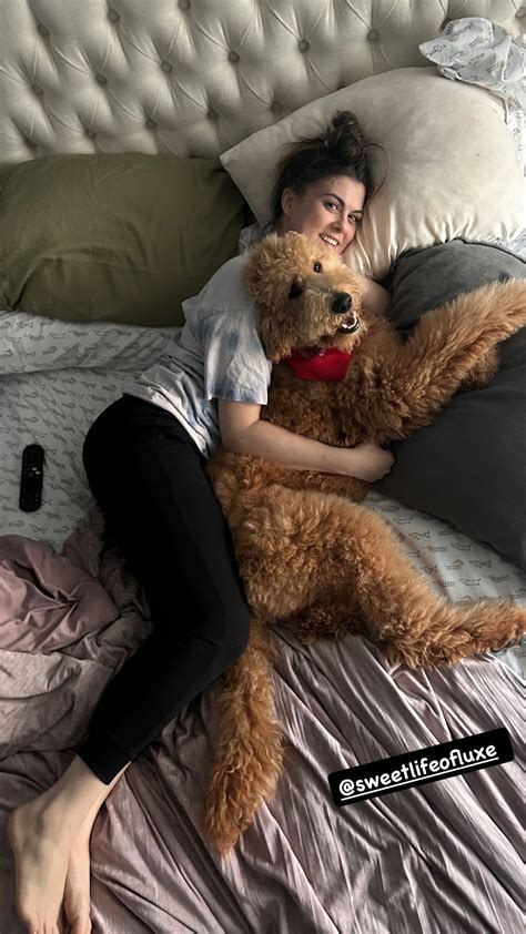 The best Lindsey Shaw feet pictures 🤩