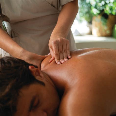 How to Ease Upper Back Pain: 11 Treatments for Relief– Carex