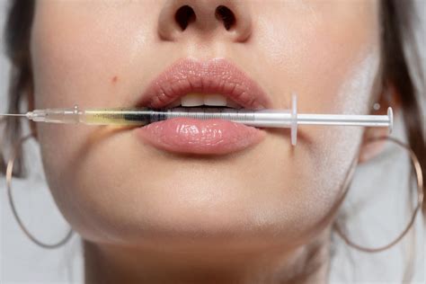 how to make lips thinner