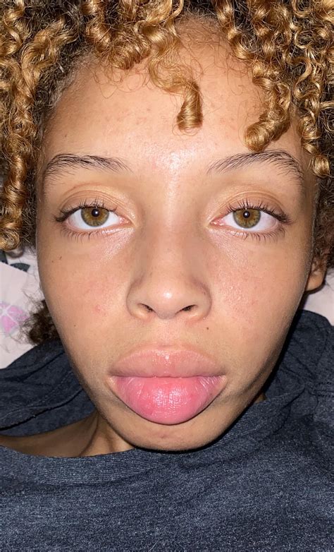 Excuse my big ass lips but here to show you guys my hazel eyes | Scrolller