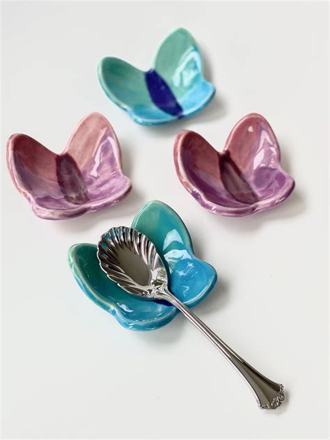 Collectors Are Clashing Over Which Coffee Spoon Rest Style Is Best - RYZE Superfoods