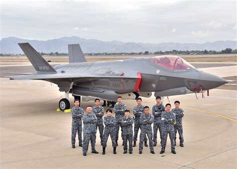Japan Receives 1st F-35 Joint Strike Fighter – The Diplomat