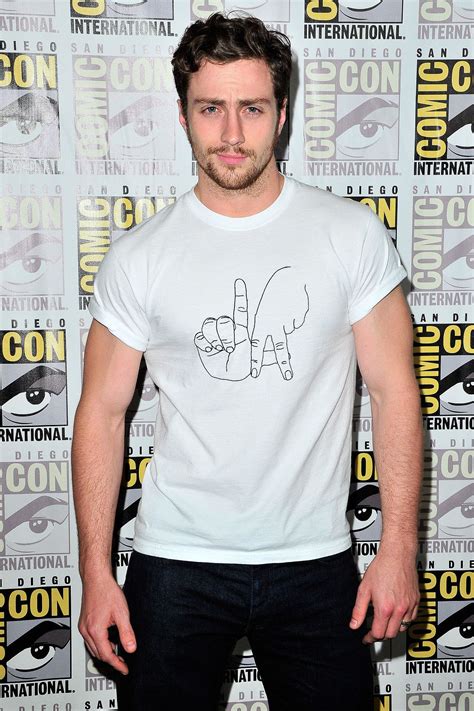 Aaron taylor johnson with the avengers at comic con 2014 – Artofit