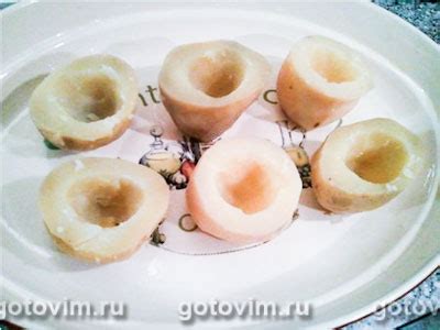Картофель, запеченный с перепелиными яйцами и камамбером . Рецепт с фото