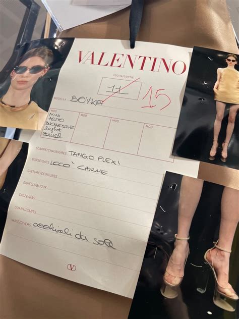 Бойка Матова дефилира за Valentino в Париж