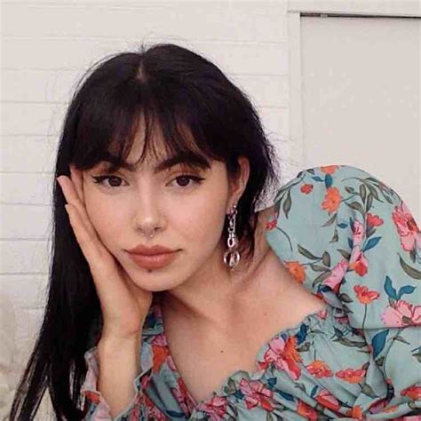 Pamela Robledo (@pamehds) | Photos and Outfits on 21 Buttons