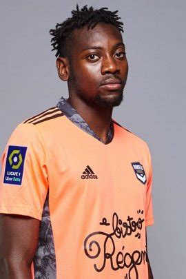 Over Mandanda - Stats and titles won