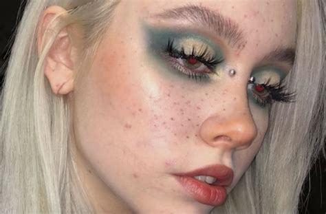 Пин от пользователя serena 🧸 на доске makeup | Идеи макияжа, Темный ...