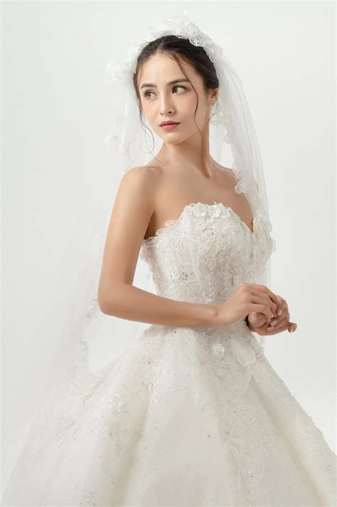 Bridal Collection "SCABIOSA Dresses: Harmonizing with Dreamy Souls ...