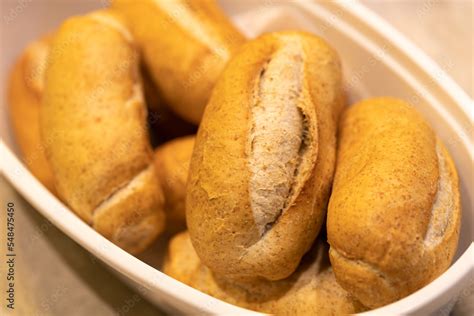 Pao Frances Ou Pao Integral - Pão Francês integral ou também conhecido por pão de sal integral no ...