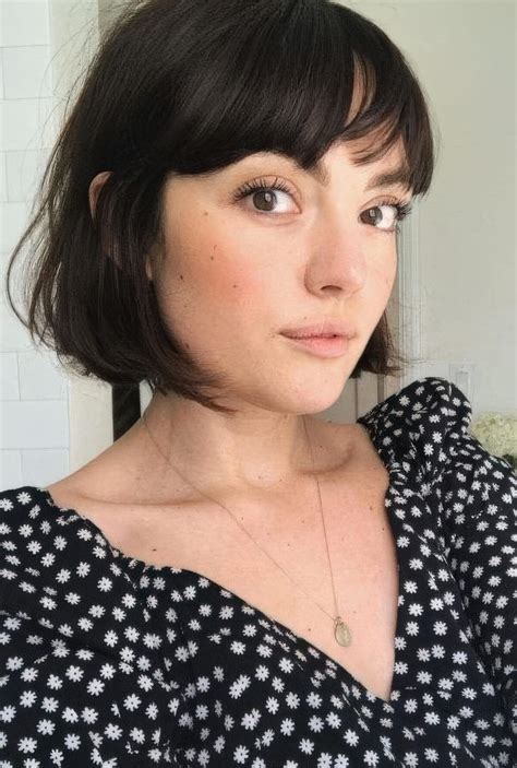 Hairdos for short bangs that will transform your entire look 4
