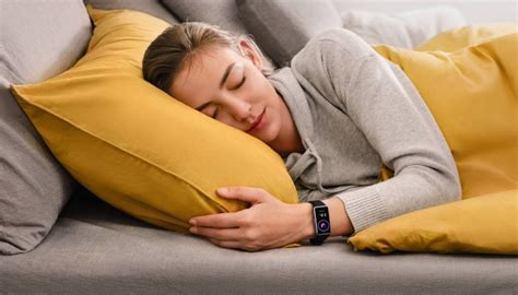 SpO2, AMOLED — недорого: умный браслет Huawei Band 6 с огромным экраном ...