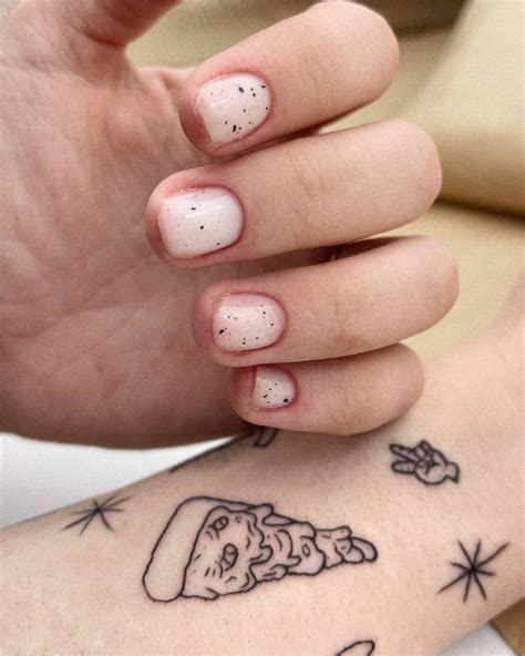 Маникюр | Paw print tattoo, Print tattoos, Paw print