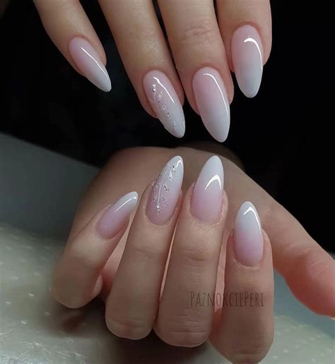 Pin by 𝓛𝓮𝓽𝓽𝓪🖤 on Маникюр 💅🏻 | Nail designs glitter, Bright nail designs ...