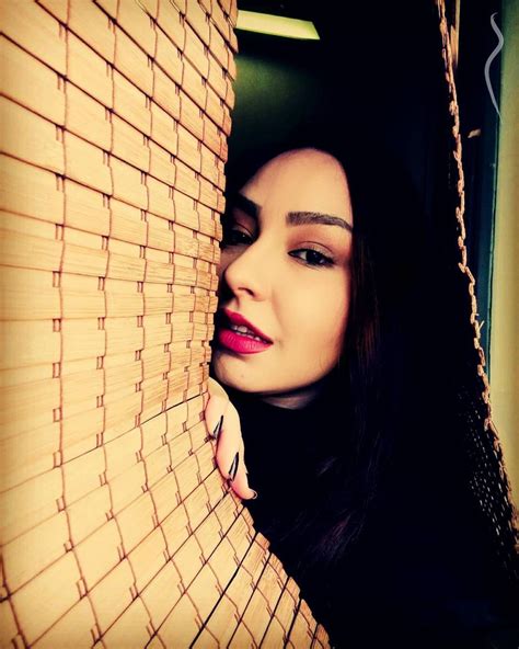 Nasrin Niroomand - a model from Iran | Model Management
