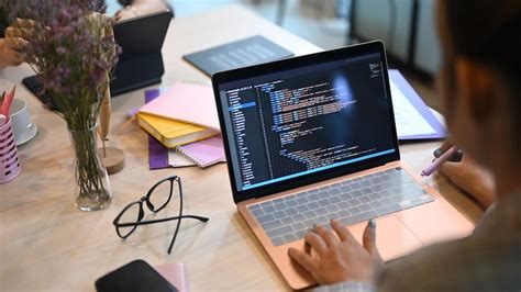 tips memilih spek laptop  coding  tepat