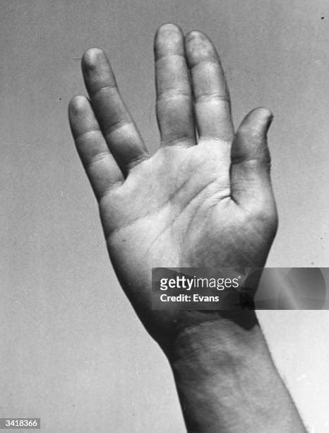 Vulcan Hand Sign Photos and Premium High Res Pictures - Getty Images