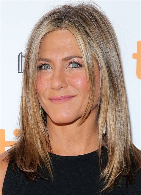 Jennifer Aniston TIFF 2014: Healthy Glow on the Red Carpet, Bare Face in Cake - Beautygeeks