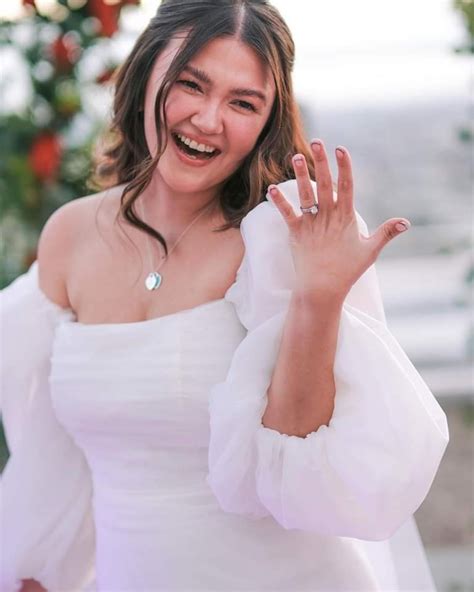 dumi sa kuko charet rchikaph