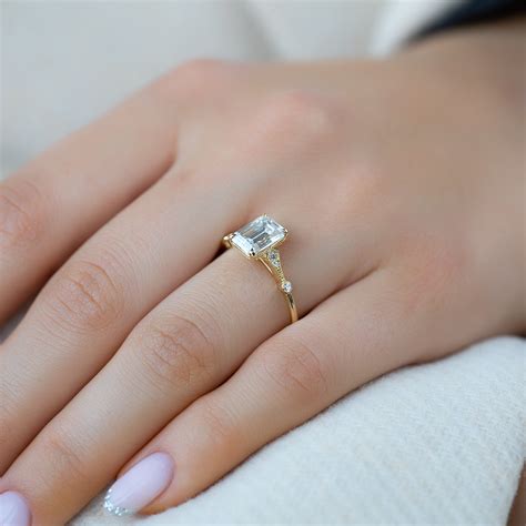 Avant garde wedding rings | Honestweddingadvice.com