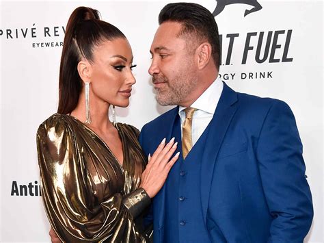 Who Is Oscar De La Hoya's Girlfriend? All About Holly Sonders