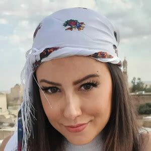 Işıl Işık (YouTube Star) - Age, Birthday, Bio, Facts, Family, Net Worth ...