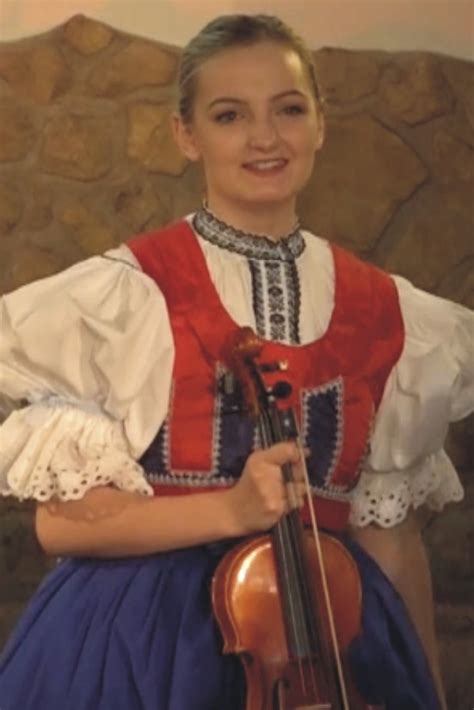 (text a hudba: Jožka Zelený ; zpěv Nikol Stávková a děti)