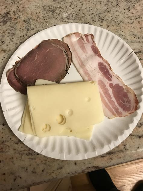 Artisanal Meat and Cheese Plate : r/shittyfoodporn