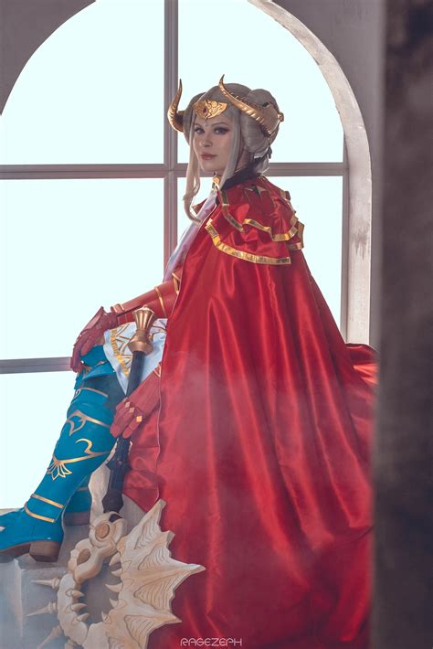 Emperor Edelgard cosplay by Yuna Kairi (self) : r/FireEmblemThreeHouses