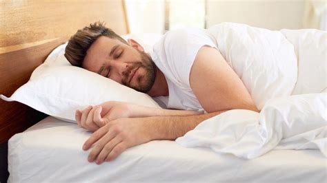 Should we sleep and wake early to boost our health? - BBC News