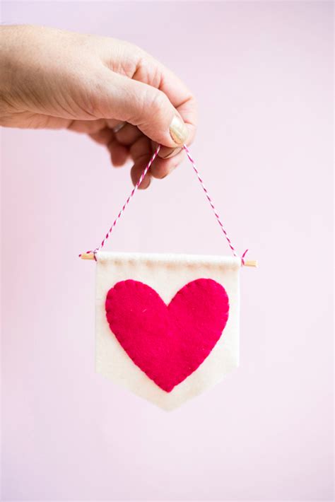 Creative DIY Fabric Banner Signs