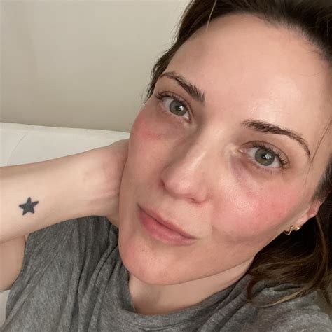 JEN KIRKMAN on Twitter: "I put the hot in hot flash. #perimenopause #