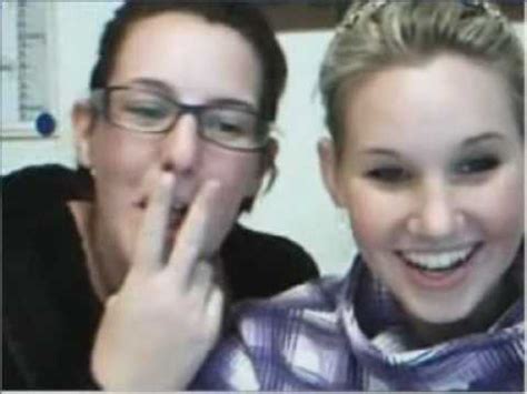 Girls meet cute little kid on chatroulette (reactions) - YouTube