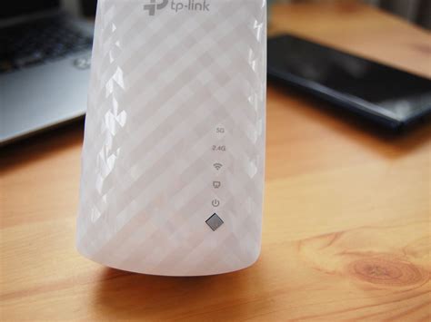TP-Link RE220 review: An affordable, compact Wi-Fi extender with great ...