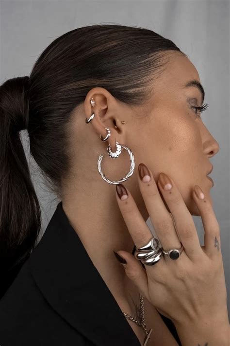 Pin by MissAlina on Ногти | Ear jewelry, Chic nails, Thanksgiving nails