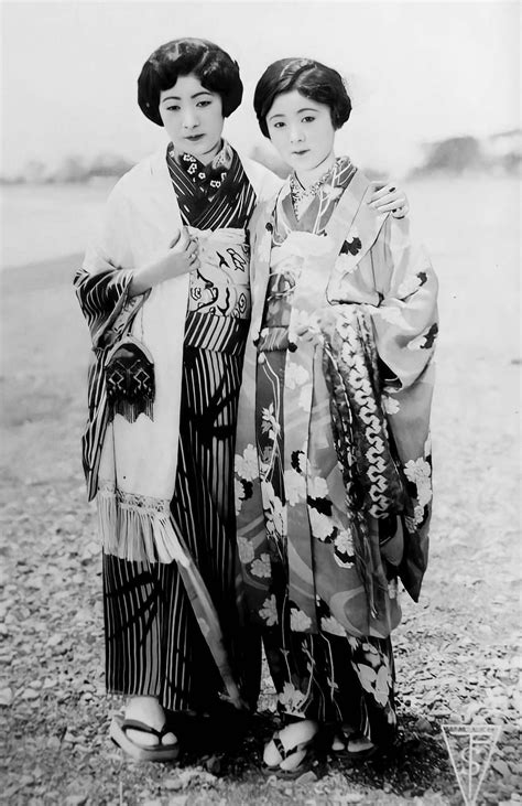 japanese actresses sumiko kurishima and kinuyo The Kimono Gallery