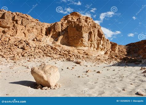 Rocky Desert Landscape Stock Photo | CartoonDealer.com #12739020